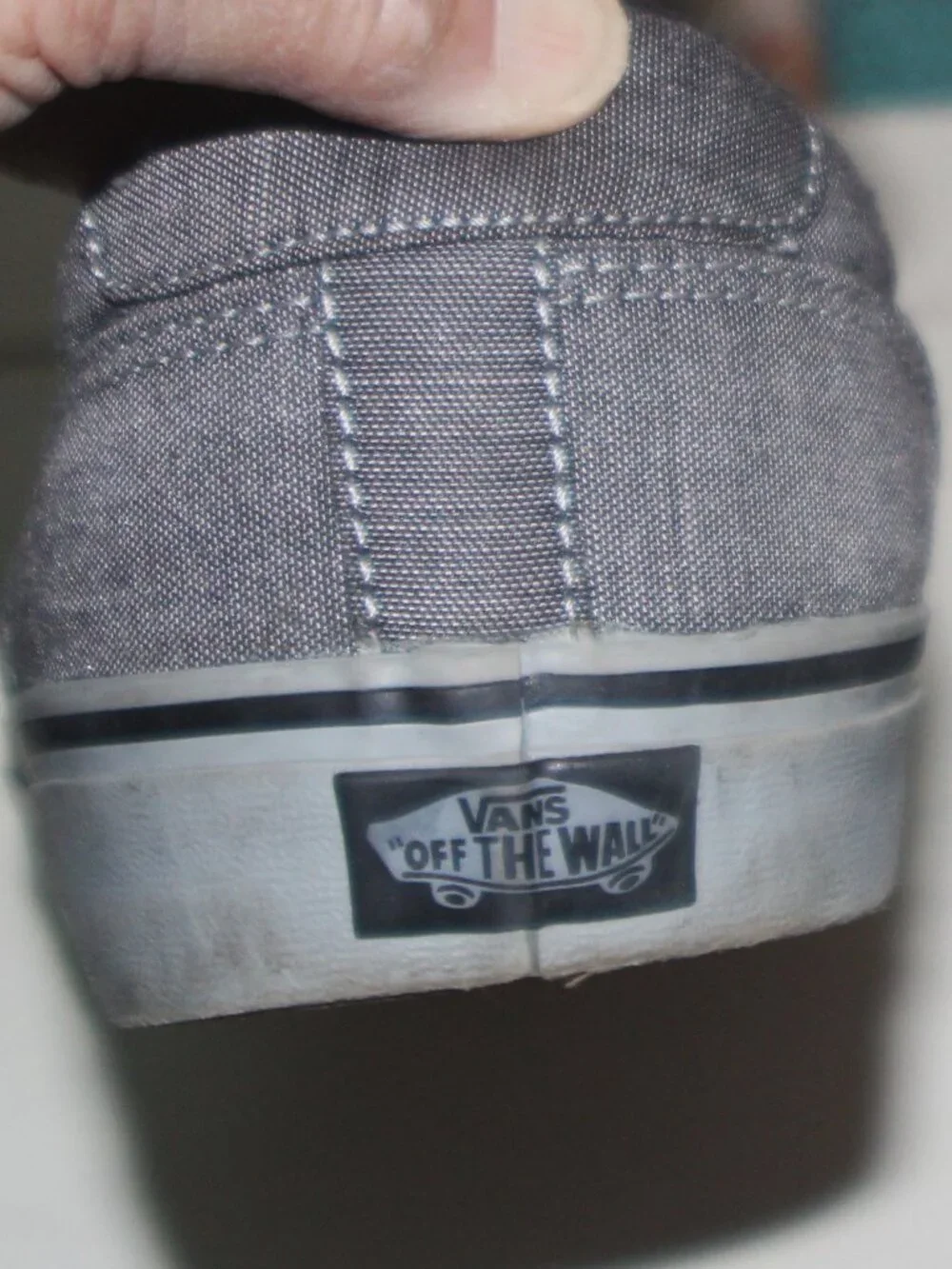 11a     LN MENS VANS 